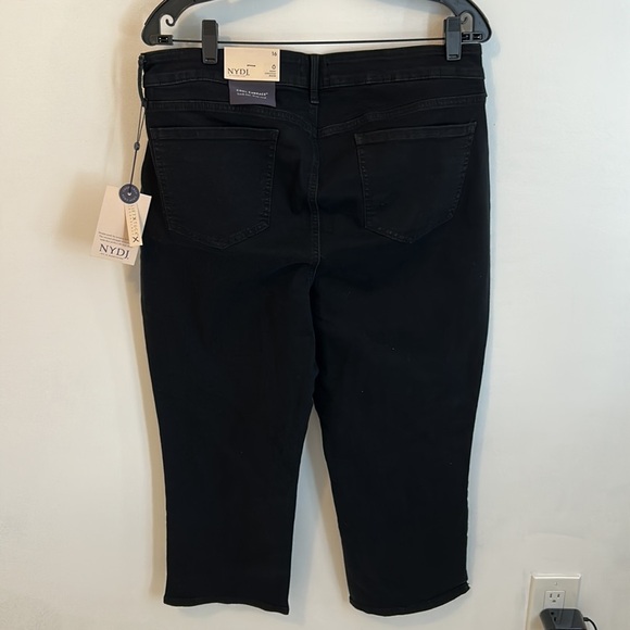 NYDJ Double Snap Capri in Nautilus - Picture 3 of 10